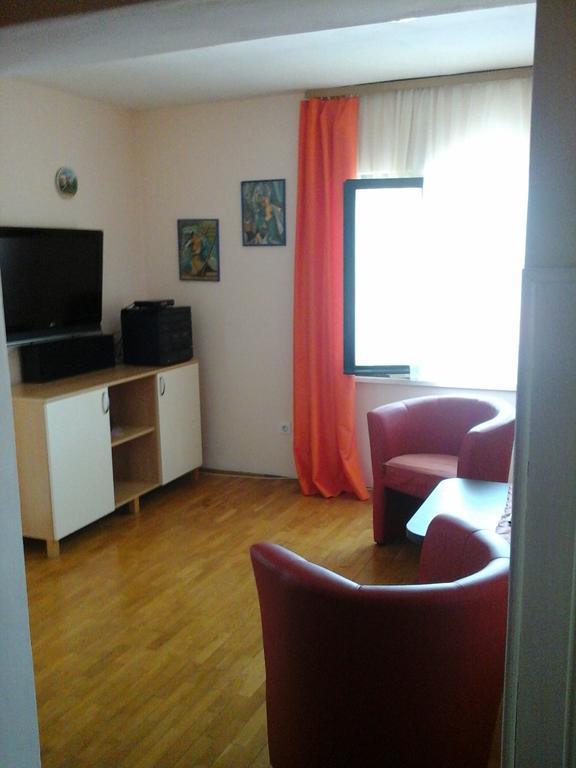 Apartments Tomovic 鲁巴达 外观 照片